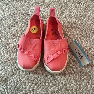 NWT Pink Ruffle TOMS sizes 9